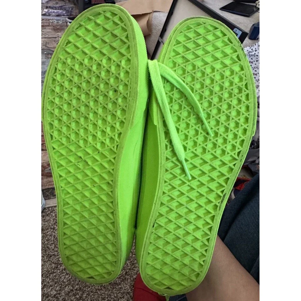 EUC VANS Neon Green Checker Low Top Lace-Up Sneakers with Extra Laces M8 W9.5